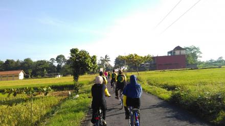 Be-Cici Adakan Happy Gowes Makam Raja-Raja Mataram